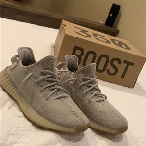 Yeezy sesame size 9 men’s for 300$